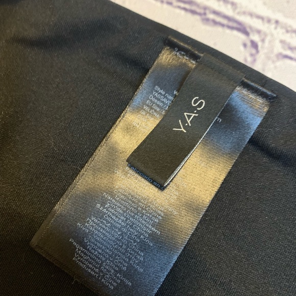 4/25💜 Black Cheeky Bikini Bottoms - Picture 4 of 6